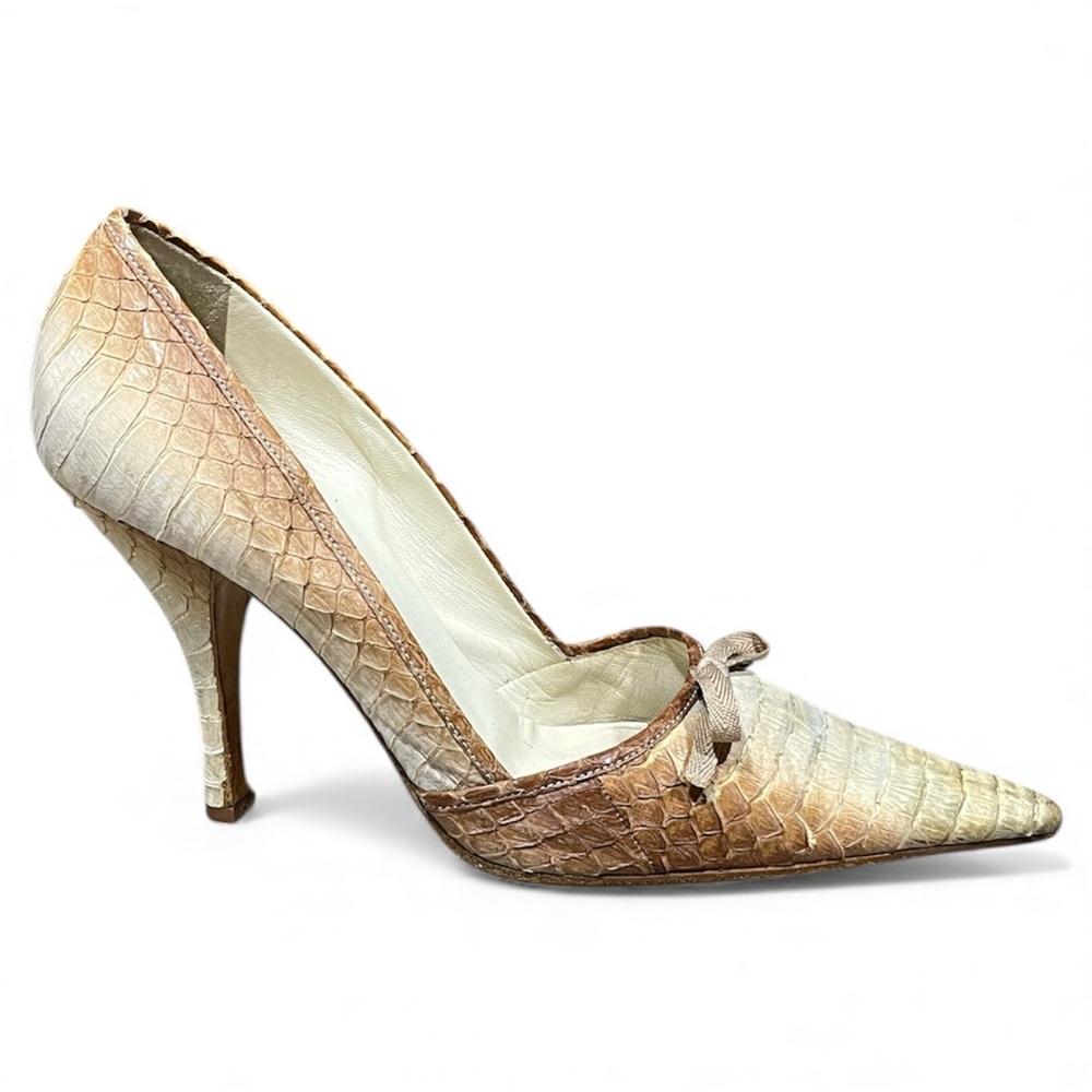Rare Prada SS 2004 Vintage Exotic Python Snakeskin Bow Accent Pointed-toe Pumps